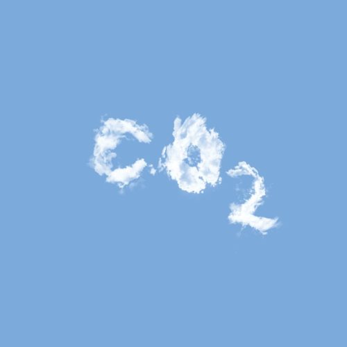 matthias-heyde-aBGYL-ue5xo-unsplash Formule CO2 inscrit dans le ciel
